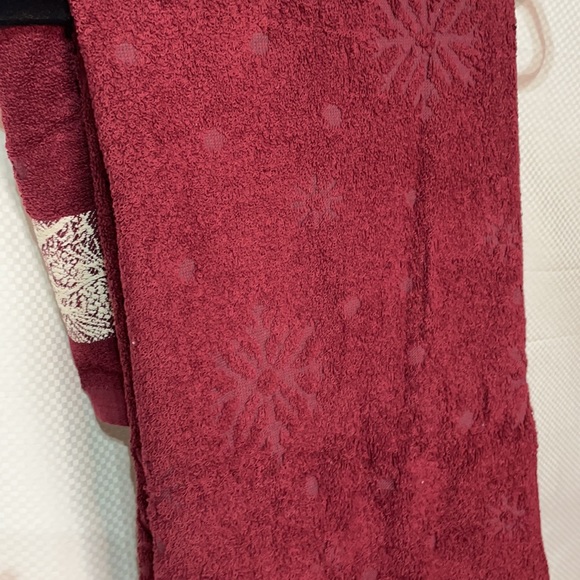 Santens burgundy deep red bath towel hand towel combo in snow pine claret NWT - Picture 8 of 8
